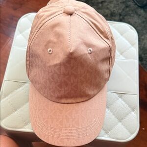 Michel kors woman hat